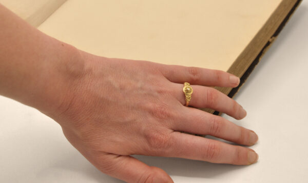 Bague antique or jaune diamant Taillandier joaillier createur bijou sur mesure