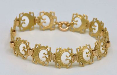 Bracelet pelta