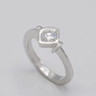 Solitaire or blanc diamant